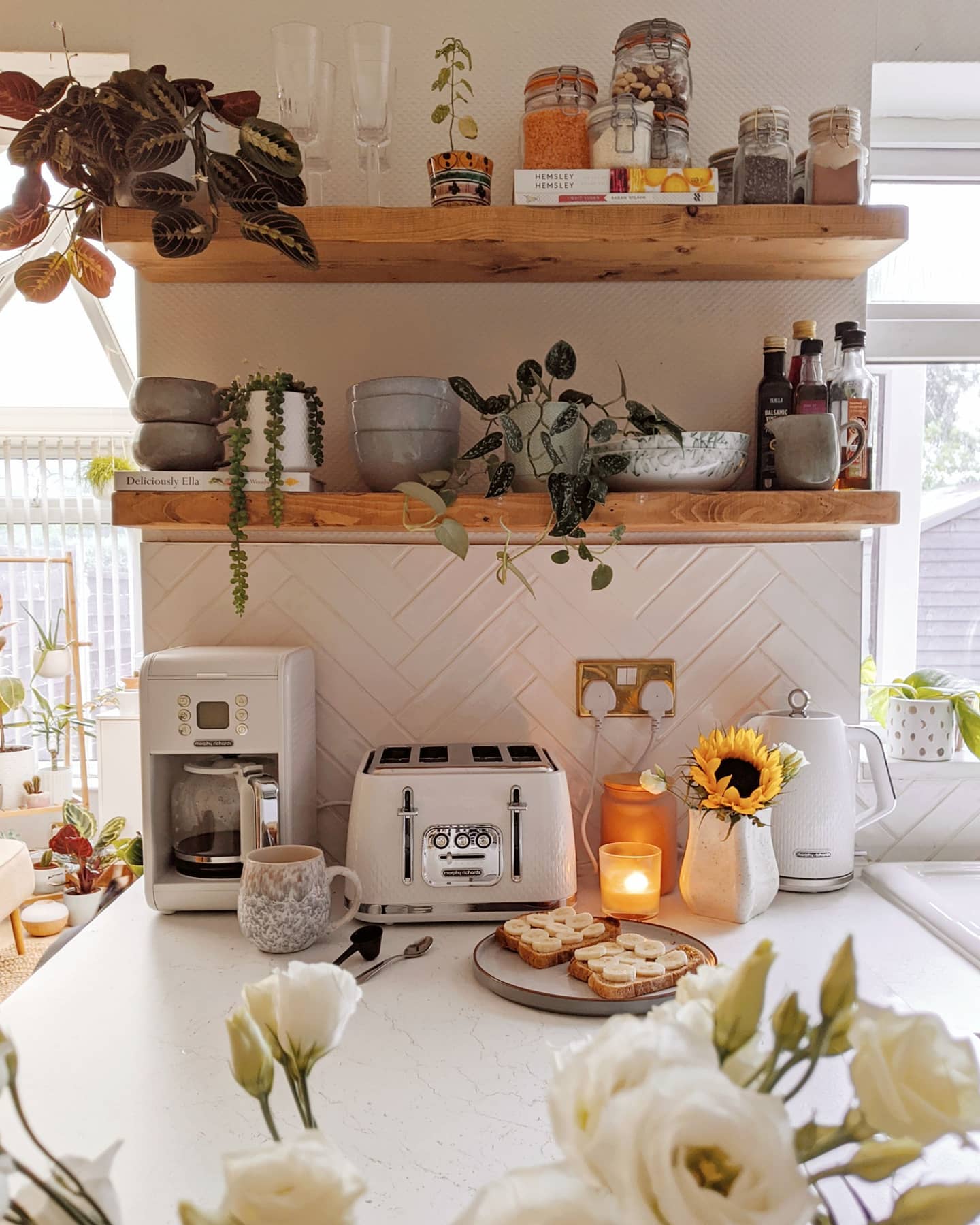 Gizli Ayaklı 2'li Raf